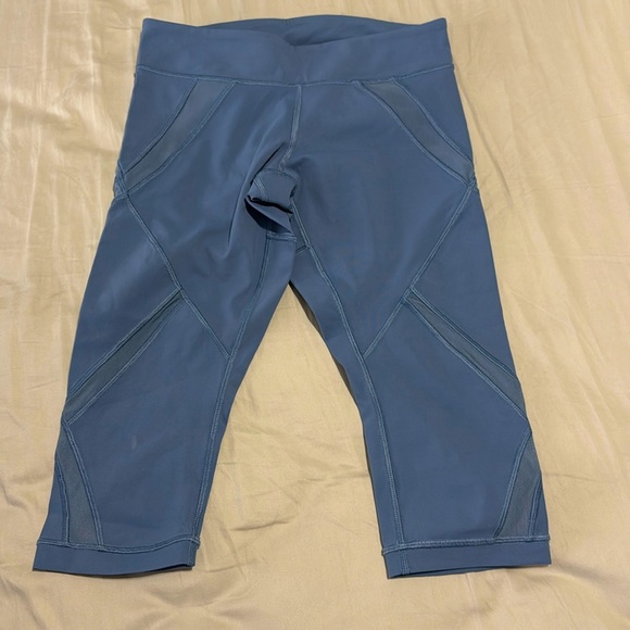 Lululemon capri - Picture 1 of 3